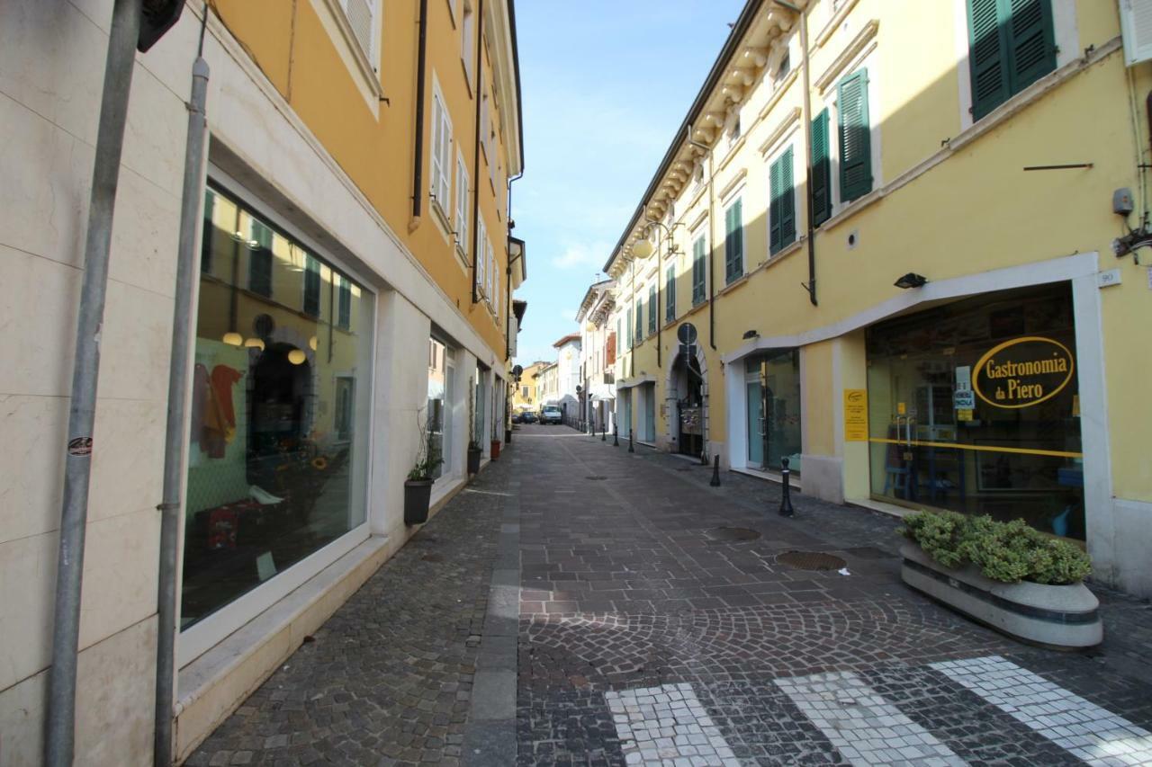 Apartament La Mansarda Di Juliette Desenzano del Garda Zewnętrze zdjęcie